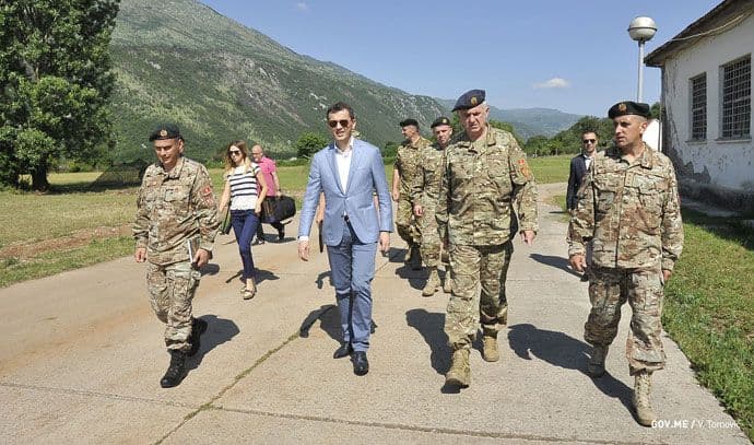 Bošković: Nećemo u rat ni protiv Srba ni protiv Albanaca Bošković: Nećemo u rat ni protiv Srba ni protiv Albanaca