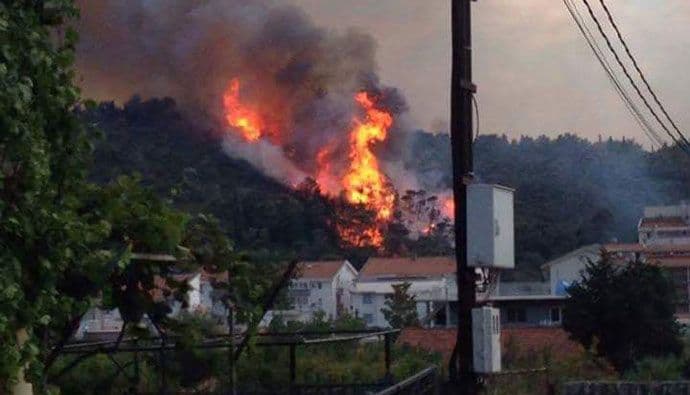 Veliki požar u Sutomoru Veliki požar u Sutomoru