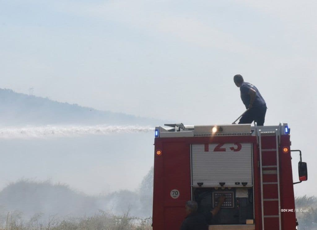Ugašeni požari u Piperima i Ponarima Ugašeni požari u Piperima i Ponarima