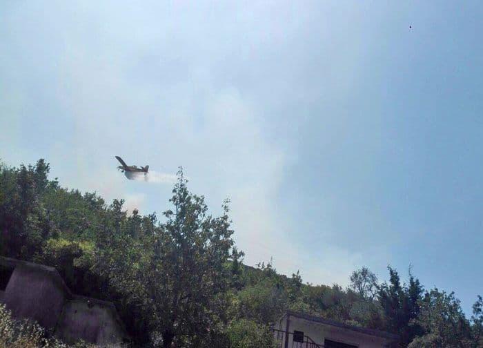 Đuraševići odbranjeni, požar se širi prema Krašićima Đuraševići odbranjeni, požar se širi prema Krašićima