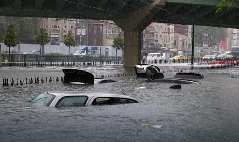 Kiša paralisala Istanbul (VIDEO) Kiša paralisala Istanbul (VIDEO)
