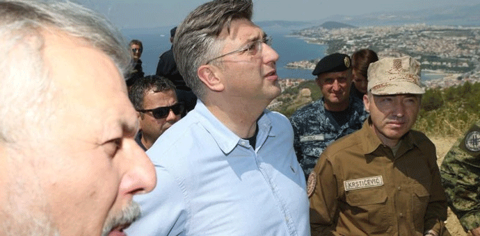 Hrvatski ministar odbrane podnio ostavku Hrvatski ministar odbrane podnio ostavku