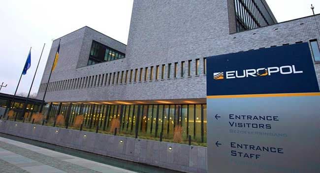Europol: Više od pet hiljada kriminalnih grupa pod istragom Europol: Više od pet hiljada kriminalnih grupa pod istragom