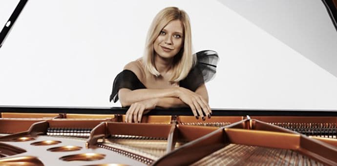 KotorArt DBDM: Izuzetna Valentina Lisica u Crkvi Svetog Duha KotorArt DBDM: Izuzetna Valentina Lisica u Crkvi Svetog Duha