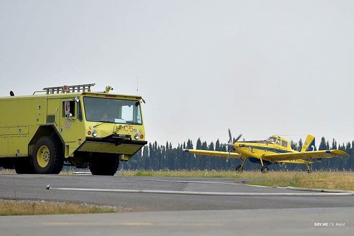 Dva izraelska protivpožarna aviona na aerodromu u Golubovcima (VIDEO) Dva izraelska protivpožarna aviona na aerodromu u Golubovcima (VIDEO)