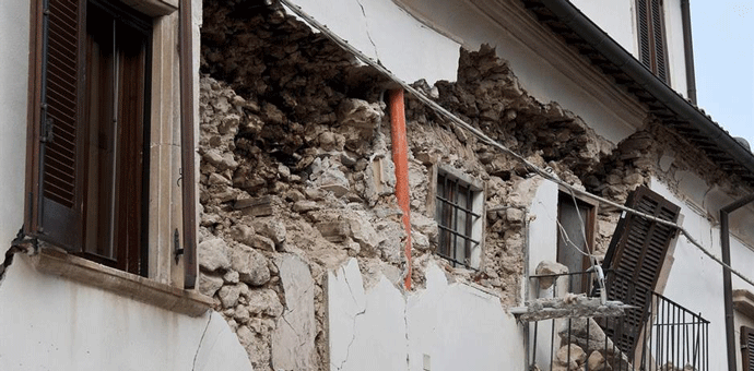 Jak zemljotres blizu obala Grčke i Turske: Dvoje poginulo, veliki broj povrijeđenih Jak zemljotres blizu obala Grčke i Turske: Dvoje poginulo, veliki broj povrijeđenih