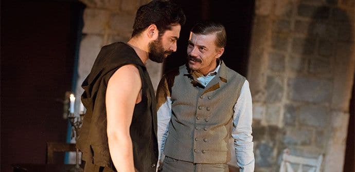 Publika višeminutnim aplauzom pozdravila ekipu „Orkanskih visova“ nakon premijere Publika višeminutnim aplauzom pozdravila ekipu „Orkanskih visova“ nakon premijere