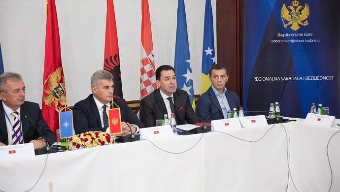 Pažin: Umjesto sablje i štita opredjeljujemo se za riječ Pažin: Umjesto sablje i štita opredjeljujemo se za riječ