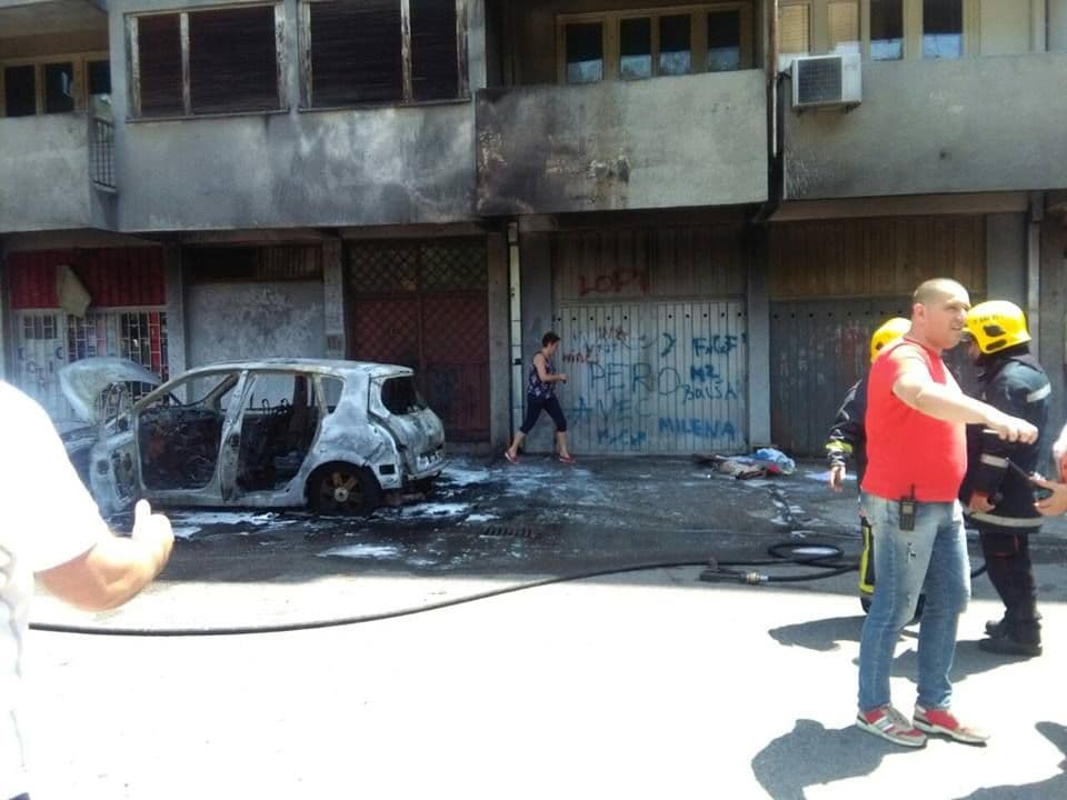 Izgorio automobil u Podgorici Izgorio automobil u Podgorici