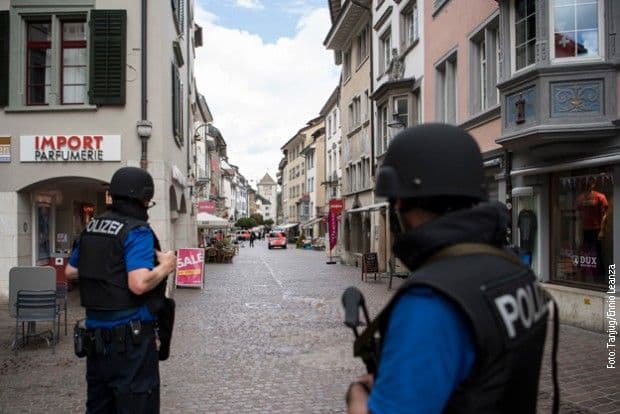 Napad motornom testerom, najmanje pet ranjenih Napad motornom testerom, najmanje pet ranjenih