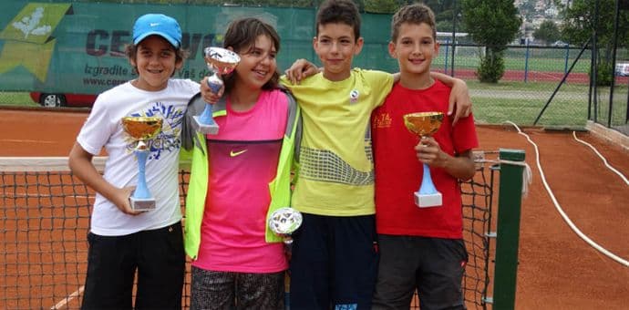 Veliki uspjeh naših juniora u Češkoj Veliki uspjeh naših juniora u Češkoj