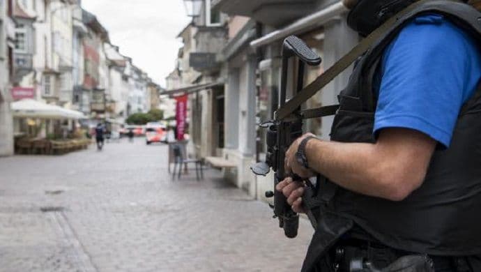 Švajcarska: Uhapšen osumnjičeni za napad motornom testerom Švajcarska: Uhapšen osumnjičeni za napad motornom testerom