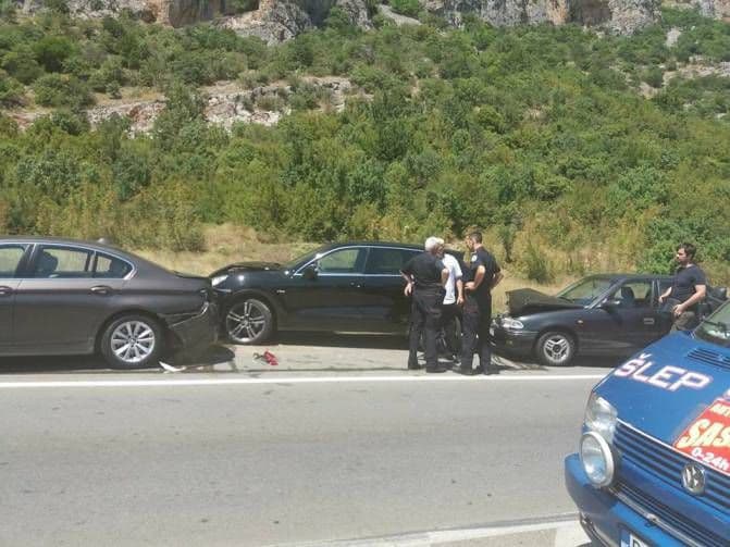 Lančani sudar u PG: Učestvovalo šest vozila Lančani sudar u PG: Učestvovalo šest vozila