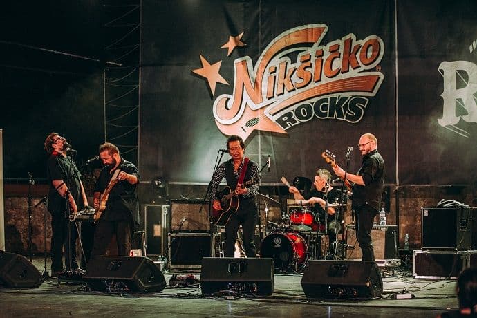 OSVRT NA SEA ROCK: Uragan na tvrđavi OSVRT NA SEA ROCK: Uragan na tvrđavi