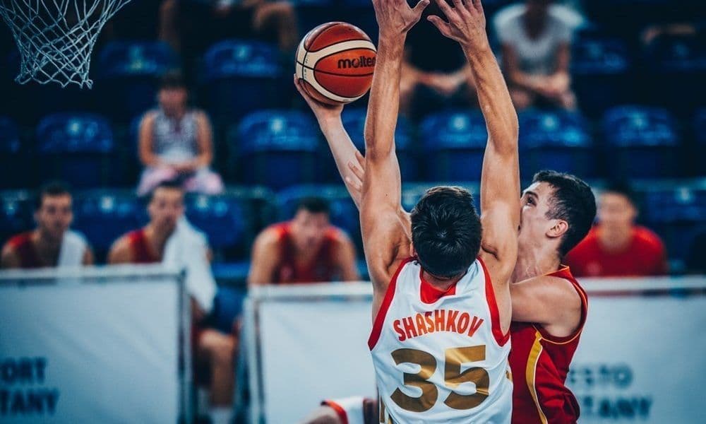 Crna Gora poražena na startu EP, briljirao Simonović Crna Gora poražena na startu EP, briljirao Simonović