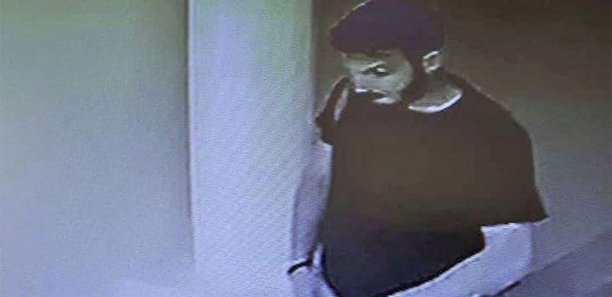 Ako prepoznate osobu sa fotografije javite policiji Ako prepoznate osobu sa fotografije javite policiji