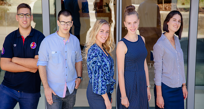 Azmont stipendira studente UDG-a sa 36.000 eura Azmont stipendira studente UDG-a sa 36.000 eura