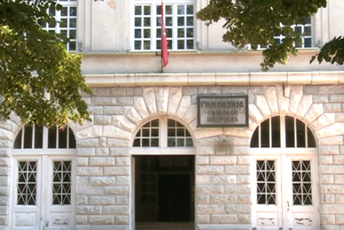 Većini škola već poznati datumi održavanja maturskih večeri Većini škola već poznati datumi održavanja maturskih večeri