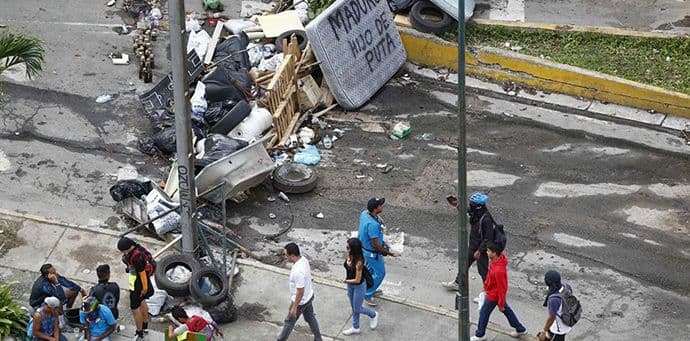 Desetoro mrtvih tokom izbornog dana Desetoro mrtvih tokom izbornog dana