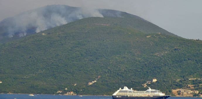 Na Luštici gori daleko od kuća Na Luštici gori daleko od kuća