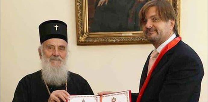 Irinej odlikovao bivšeg Severininog momka Irinej odlikovao bivšeg Severininog momka