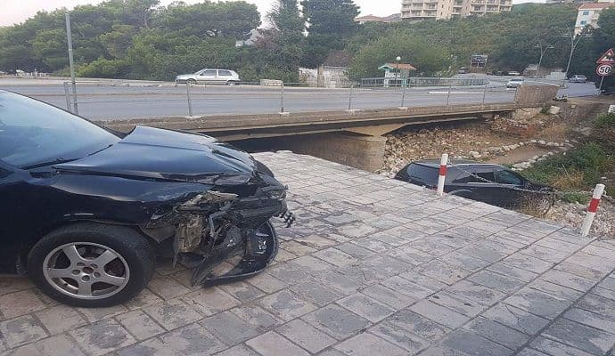 Bečići: Sudar putničkog vozila i terenca Bečići: Sudar putničkog vozila i terenca