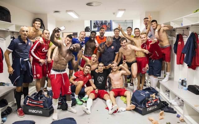 Zvezda slavila i u Pragu, na korak od Lige Evrope Zvezda slavila i u Pragu, na korak od Lige Evrope