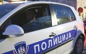 Užas u Obrenovcu: Otac preklao sina na spavanju Užas u Obrenovcu: Otac preklao sina na spavanju