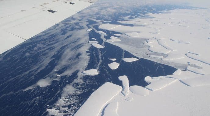 Cijepanje leda na Antartiku se nastavlja Cijepanje leda na Antartiku se nastavlja