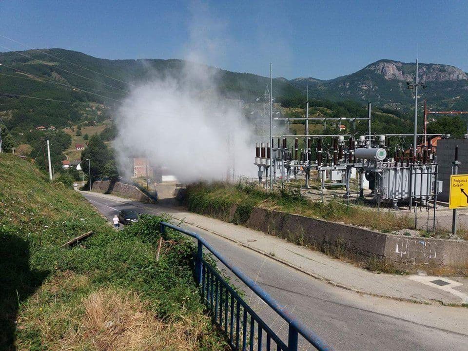 Zbog požara u trafostanici: Andrijevica, Plav i Gusinje bez struje Zbog požara u trafostanici: Andrijevica, Plav i Gusinje bez struje