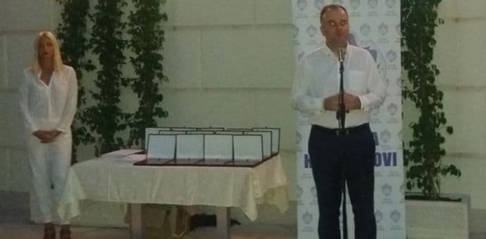 Uručene zahvalnice zaslužnima za gašenje požara na Luštici Uručene zahvalnice zaslužnima za gašenje požara na Luštici