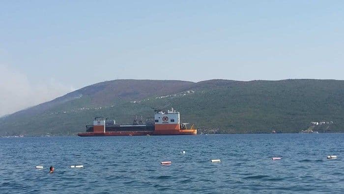 Isplovio "DockWise Vanguard" sa velikim dokom Isplovio "DockWise Vanguard" sa velikim dokom