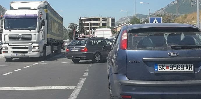 Pasarelama bi riješili problem kilometarskih kolona Pasarelama bi riješili problem kilometarskih kolona