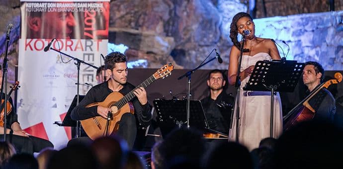 KotorArt DBDM: "Miloš Invites" u čast onih koji gase vatre koje nam prijete KotorArt DBDM: "Miloš Invites" u čast onih koji gase vatre koje nam prijete