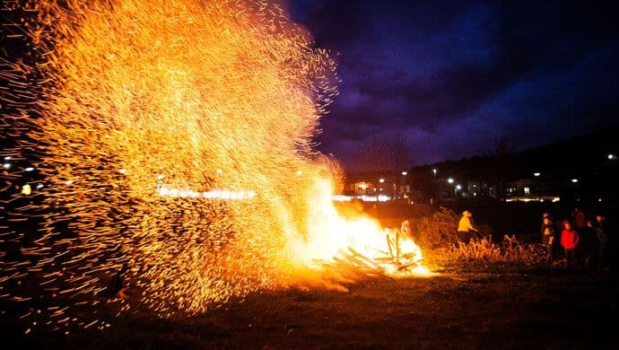 Vanredno stanje zbog tropskih vrućina i straha od požara Vanredno stanje zbog tropskih vrućina i straha od požara