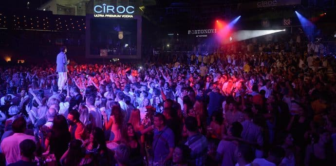 Zdravko Čolić nastupio u prepunom Top Hill-u! Zdravko Čolić nastupio u prepunom Top Hill-u!