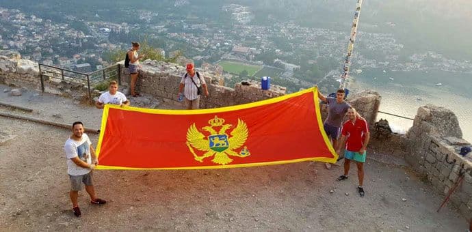 Zastava ponovo na svom mjestu Zastava ponovo na svom mjestu