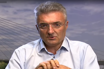 Ambasador Vlahović ministru Raduloviću: Brukate crnogorsku diplomatiju i zemlju Ambasador Vlahović ministru Raduloviću: Brukate crnogorsku diplomatiju i zemlju