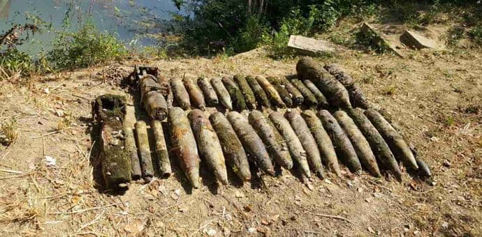 U blizini Vranjičkih njiva: Pronađene granate iz Drugog svjetskog rata! (FOTO) U blizini Vranjičkih njiva: Pronađene granate iz Drugog svjetskog rata! (FOTO)