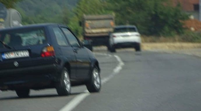 Divljanje na crnogorskim putevima (Video) Divljanje na crnogorskim putevima (Video)