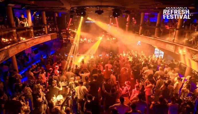 Vrela atmosfera na otvaranju Refresha: U prvoj noći uživalo 1.500 ljudi Vrela atmosfera na otvaranju Refresha: U prvoj noći uživalo 1.500 ljudi