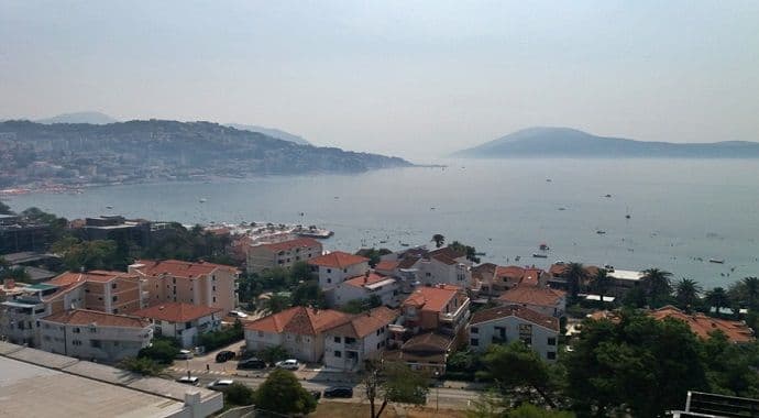 Razbuktalo opet iznad Petrovića na Luštici, cijeli zaliv u dimu Razbuktalo opet iznad Petrovića na Luštici, cijeli zaliv u dimu