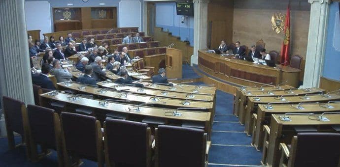 Troškovi odvojenog života za crnogorske poslanike: Na zakup stanova potrošeno 5.600 eura, na noćenja 2.200 Troškovi odvojenog života za crnogorske poslanike: Na zakup stanova potrošeno 5.600 eura, na noćenja 2.200