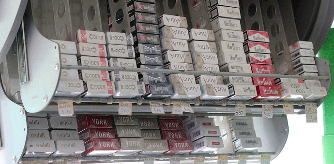 Uvoznici u dogovoru sa proizvođačima odlučuju kad će poskupiti cigarette: Marlboro“ od 2,9 do 3,3 a ,,eva slims“ 2,1 euro Uvoznici u dogovoru sa proizvođačima odlučuju kad će poskupiti cigarette: Marlboro“ od 2,9 do 3,3 a ,,eva slims“ 2,1 euro