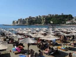 REKORDNA SEZONA: U Crnoj Gori skoro 200.000 turista REKORDNA SEZONA: U Crnoj Gori skoro 200.000 turista