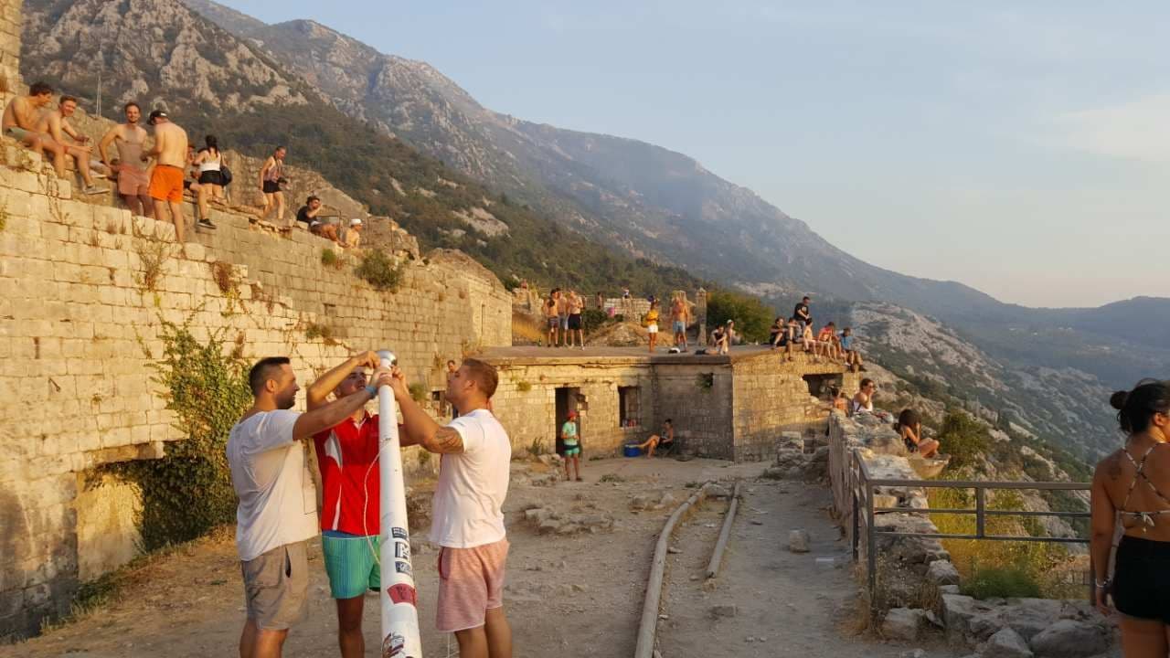 DPS Kotor: Direkcija manipuliše o postavljanju zastave DPS Kotor: Direkcija manipuliše o postavljanju zastave