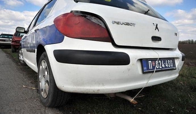 Plastičnim pištoljem pokušao da opljačka banku u Jagodini Plastičnim pištoljem pokušao da opljačka banku u Jagodini