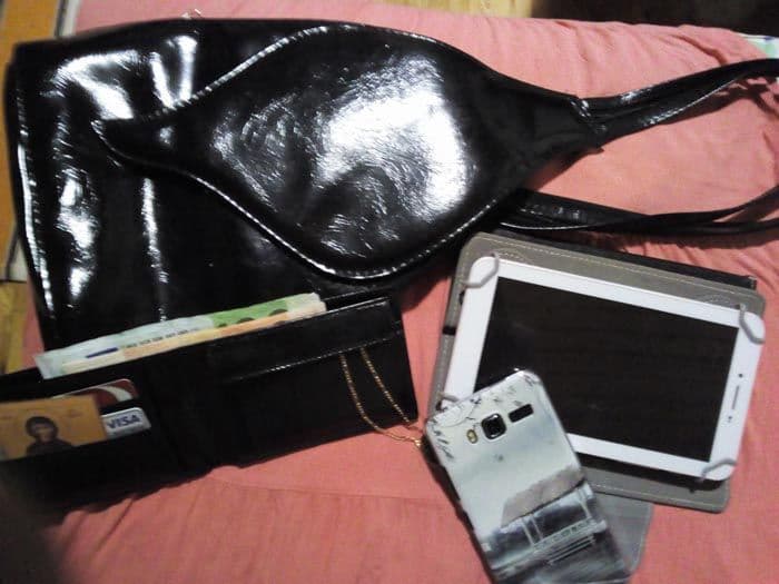 Svaka čast: Novljanka našla i vratila izgubljenu torbu s novcem Svaka čast: Novljanka našla i vratila izgubljenu torbu s novcem