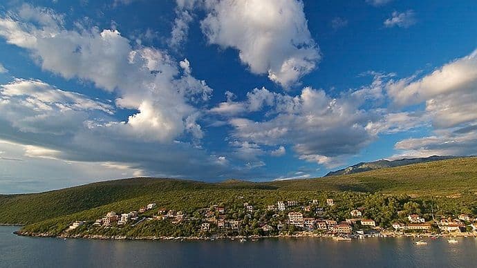 Sanira se seoski put u Pelinovu u Grblju Sanira se seoski put u Pelinovu u Grblju