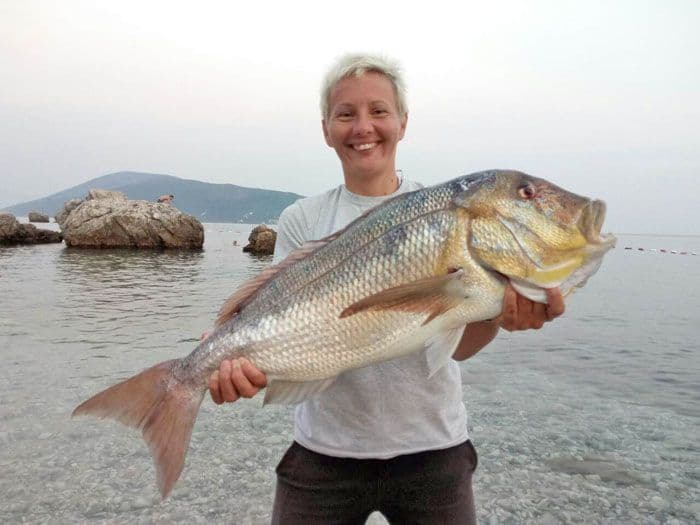 Lidija Vukić, roneći na dah, ulovila 8,5 kg teškog zubaca Lidija Vukić, roneći na dah, ulovila 8,5 kg teškog zubaca